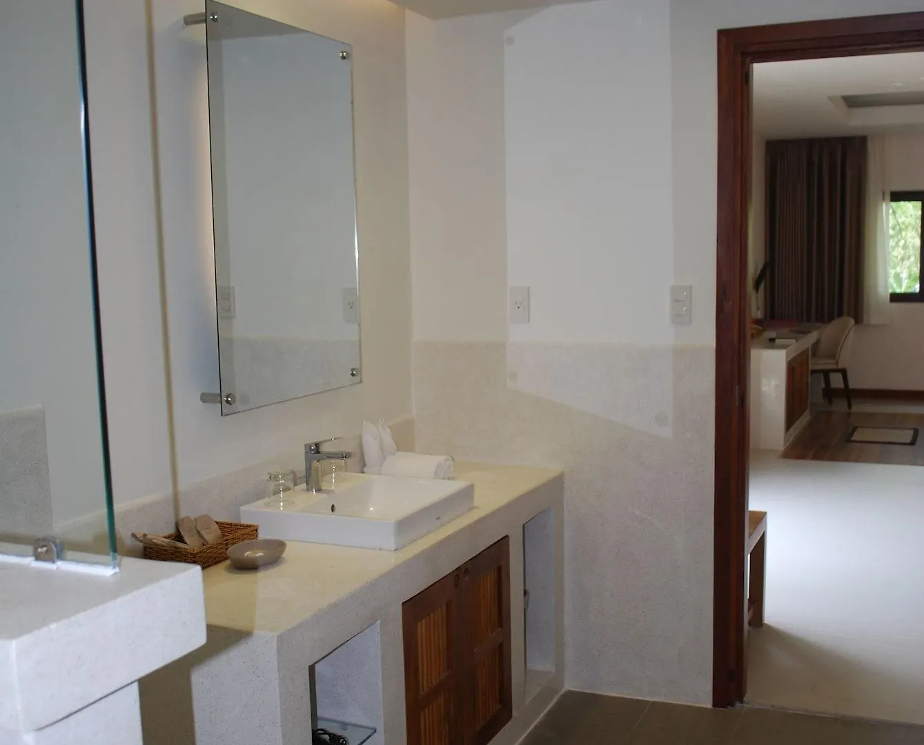 Allezboo Beach Resort & Spa Mũi Né
