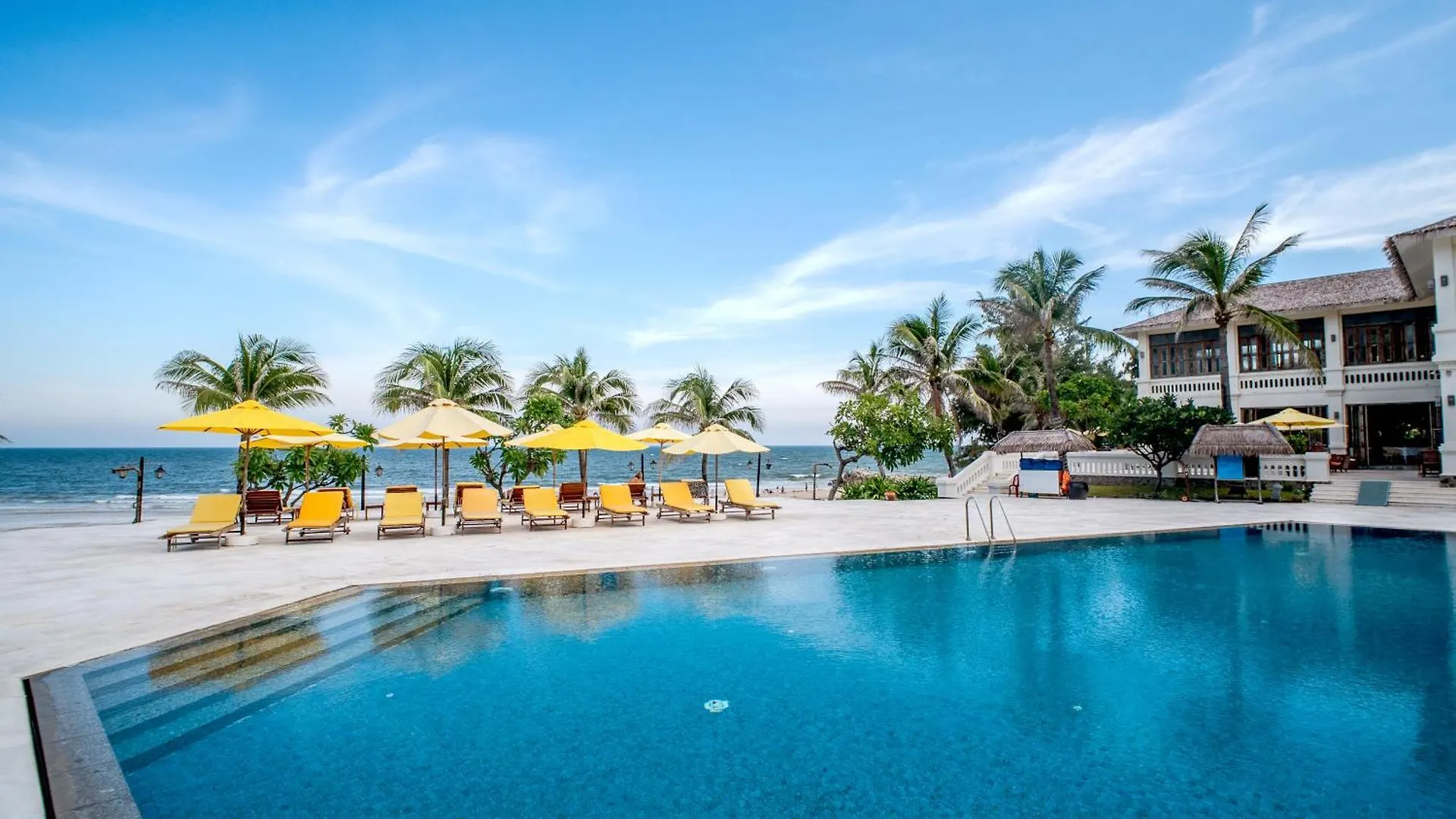 Allezboo Beach Resort & Spa Mũi Né 4*,