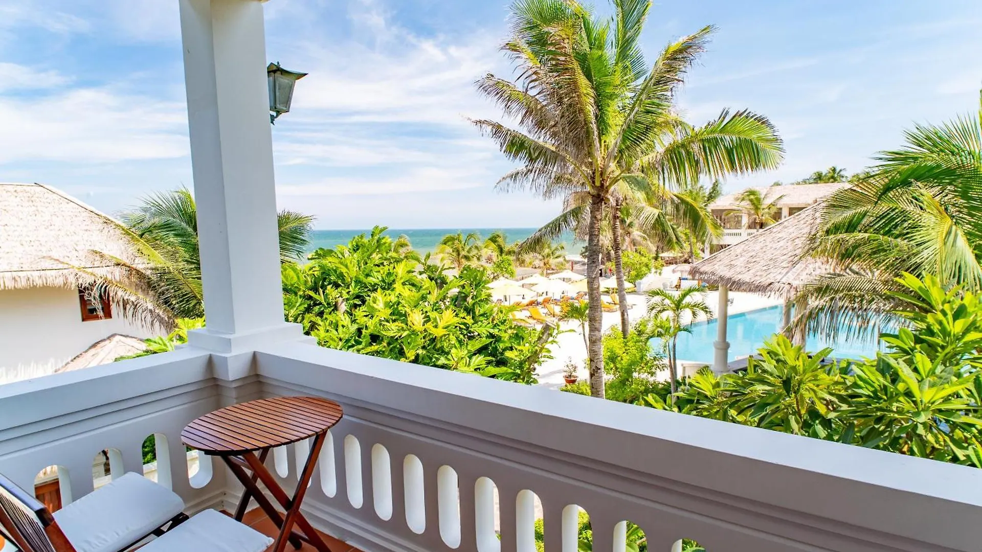 Allezboo Beach Resort & Spa Mũi Né