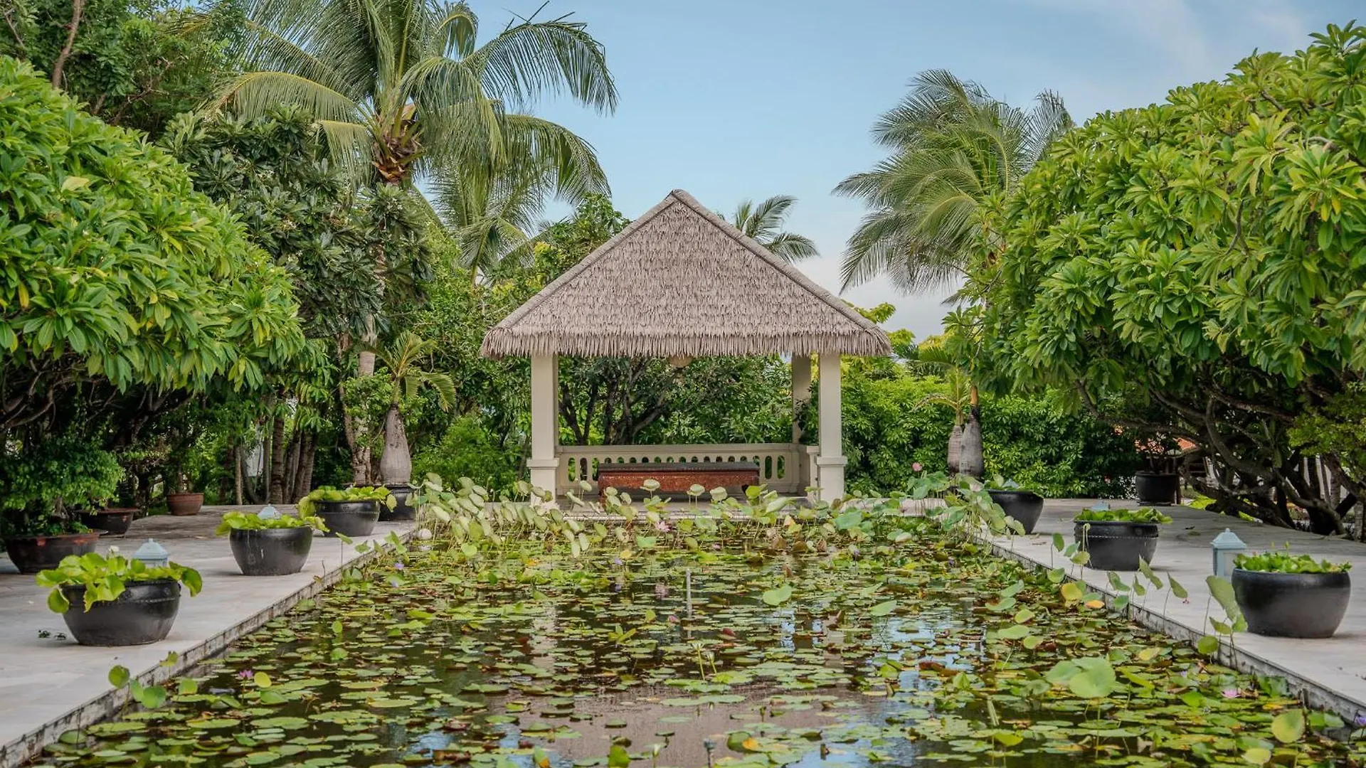 Allezboo Beach Resort & Spa Mũi Né
