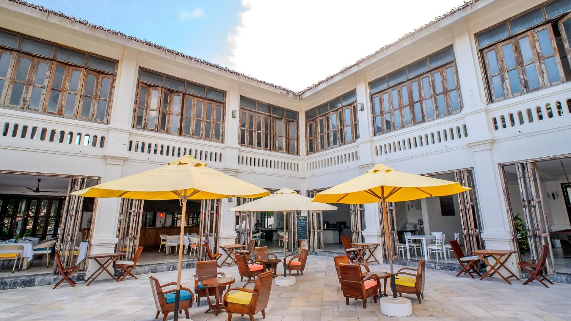 Allezboo Beach Resort & Spa Mũi Né