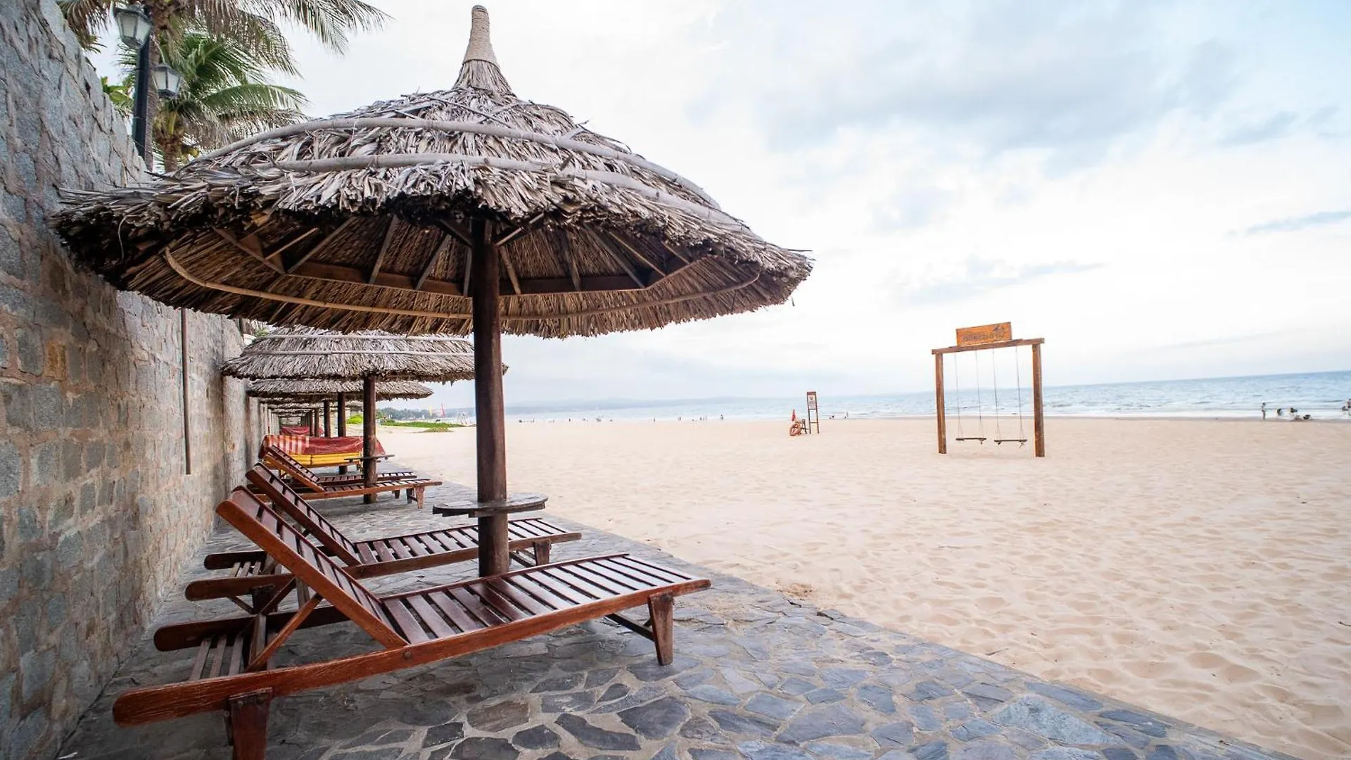 Allezboo Beach Resort & Spa Mũi Né