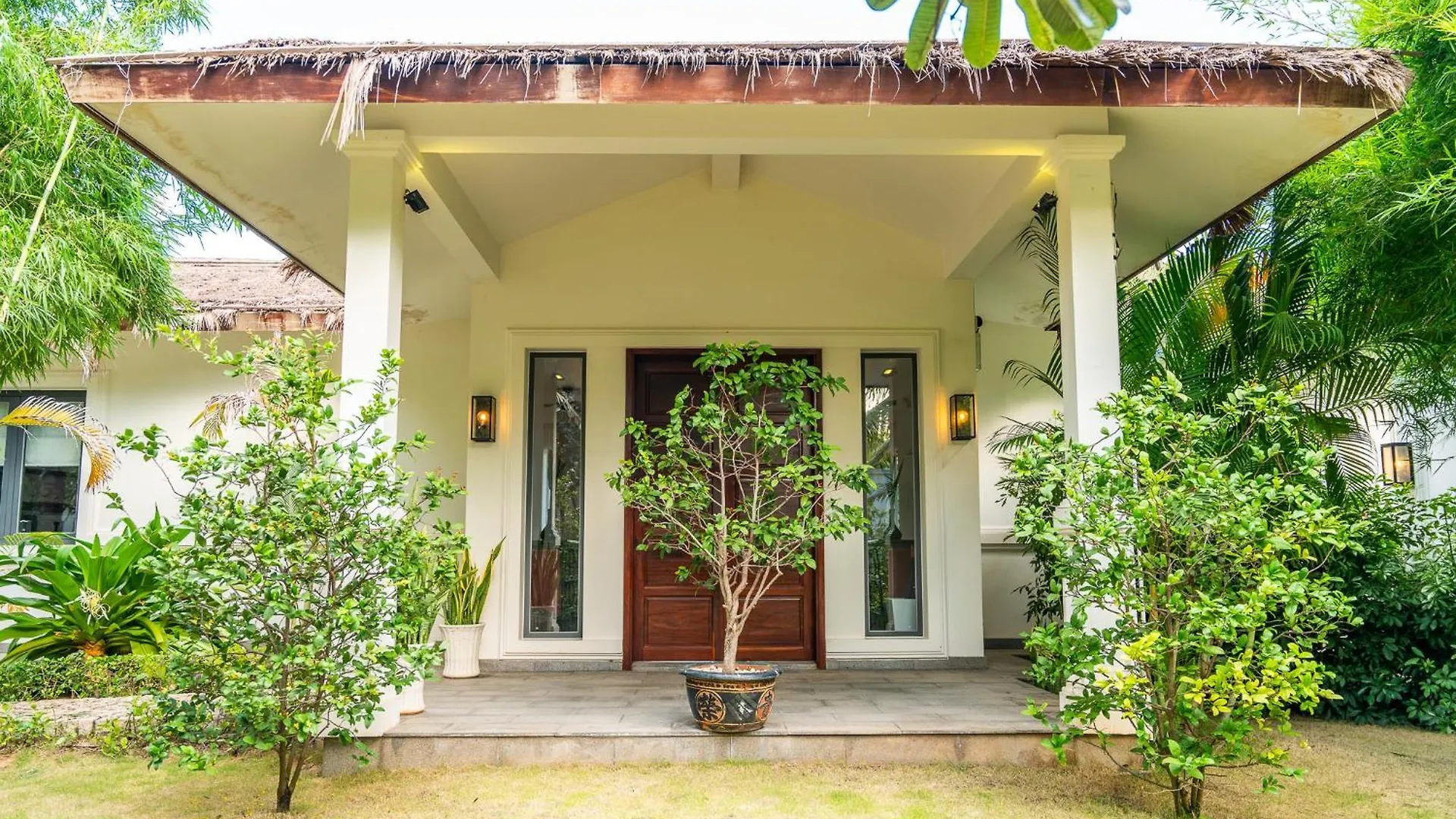 Allezboo Beach Resort & Spa Mũi Né