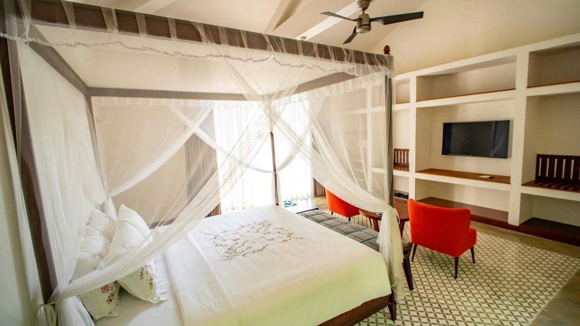 Allezboo Beach Resort & Spa Mũi Né 4*,
