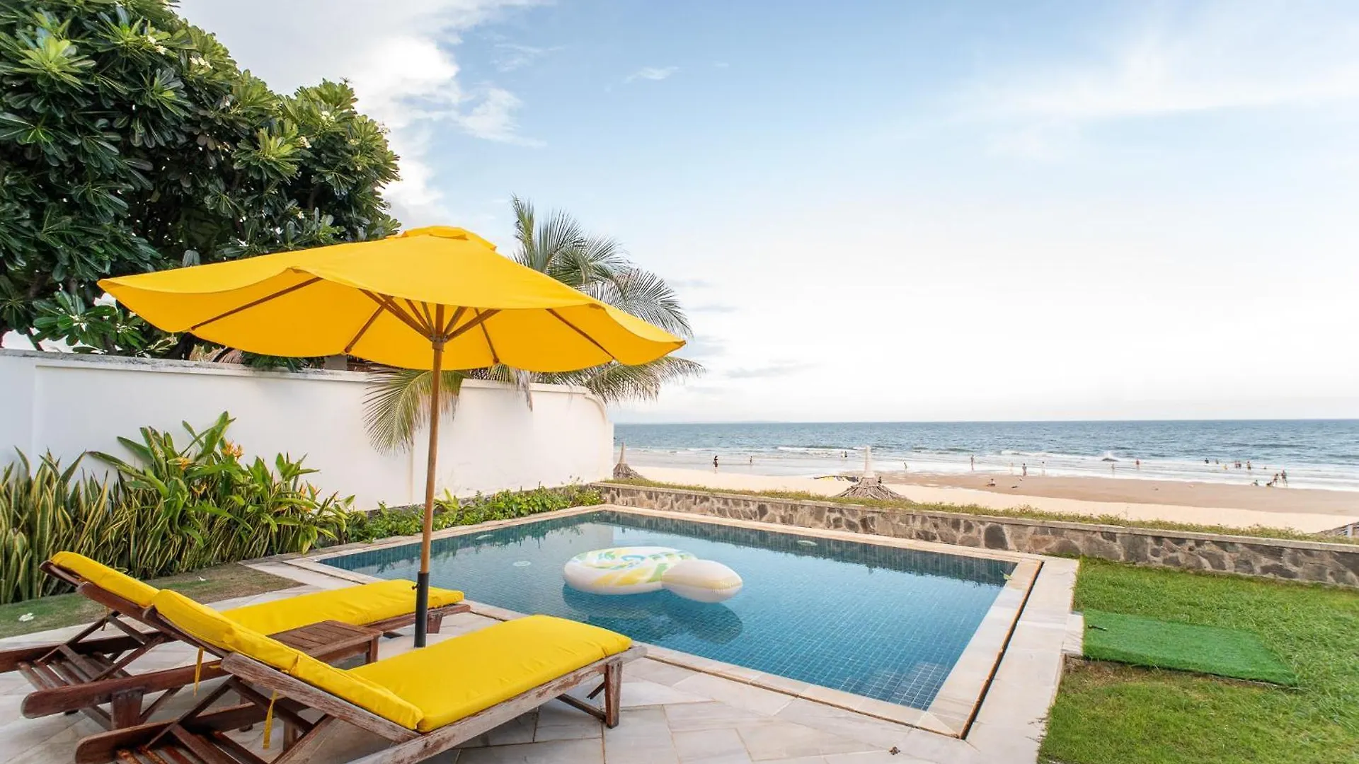Allezboo Beach Resort & Spa Mũi Né